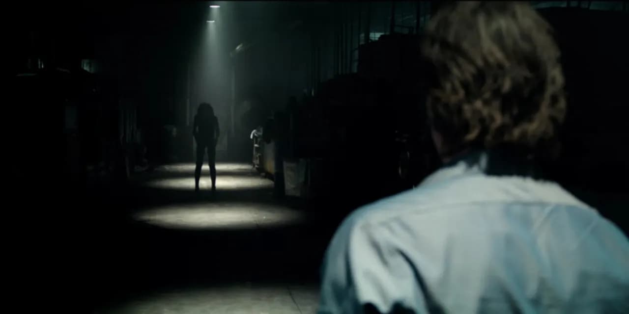 Horror gdy gasną światła: Przerażająca istota w mroku domu