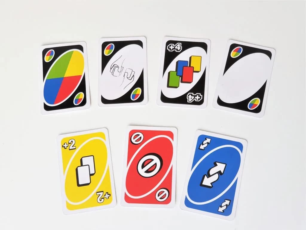 Jak się gra w uno - poznaj zasady i sztuczki mistrzów gry karcianej